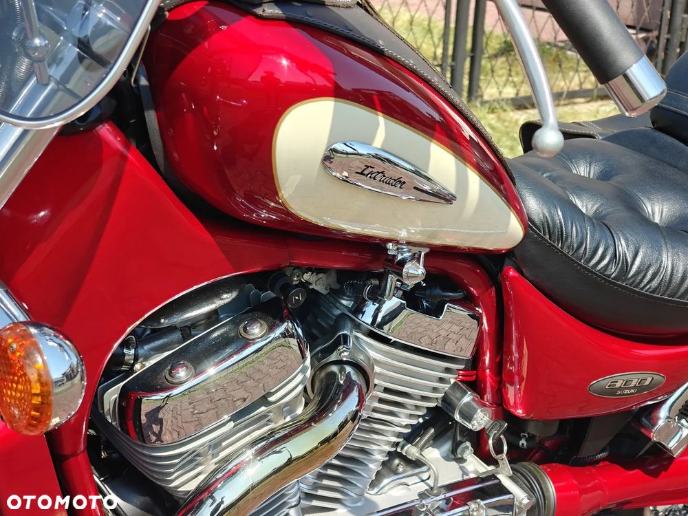 Suzuki Intruder - 37