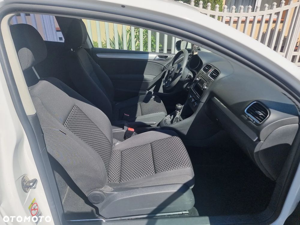 Volkswagen Golf - 6