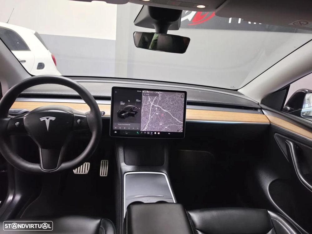 Tesla Model Y Performance Dual Motor AWD - 30