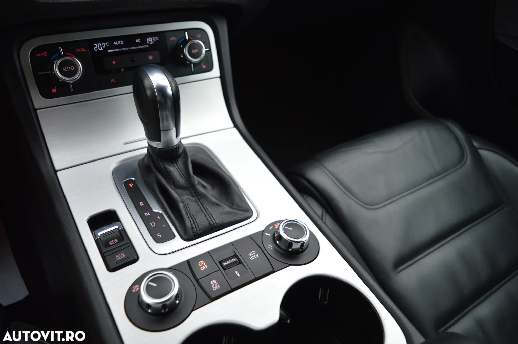 Volkswagen Touareg 3.0 V6 TDI BMT - 23