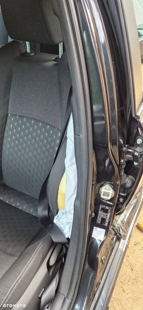 Toyota Corolla 1.8 Hybrid Comfort - 27