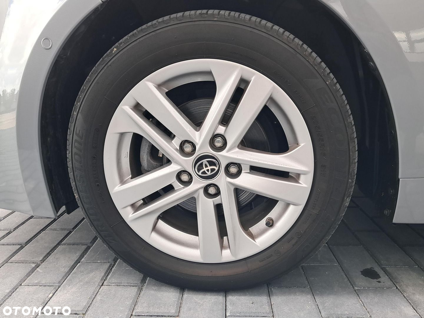 Toyota Corolla 1.8 Hybrid Comfort - 23