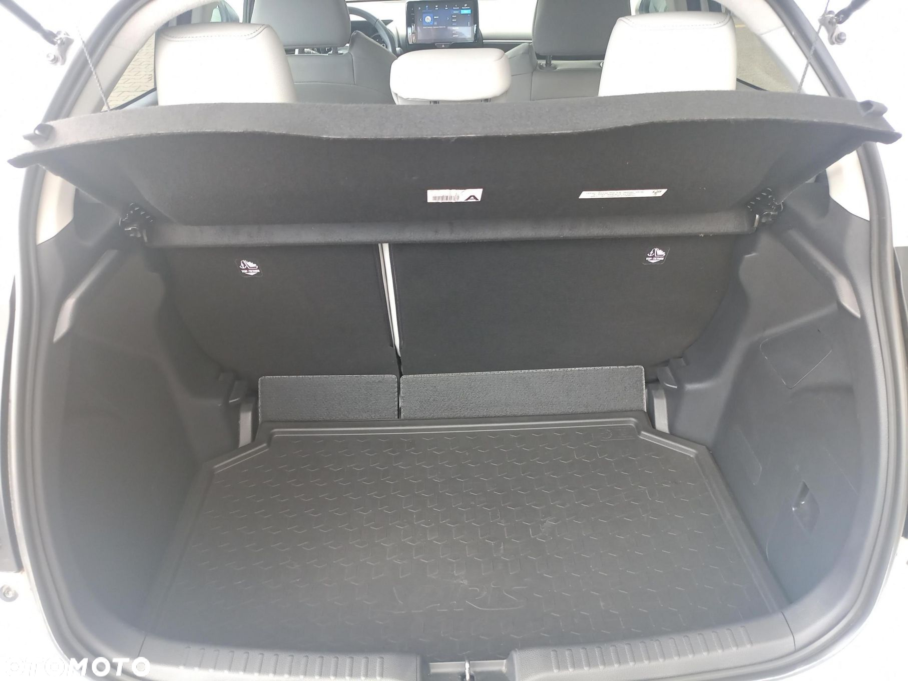 Toyota Yaris Hybrid 1.5 Executive - 10
