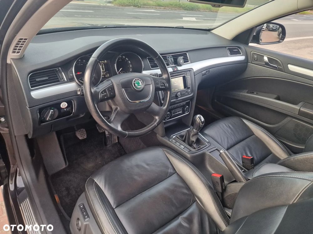 Skoda Superb 2.0 TDI Elegance - 10