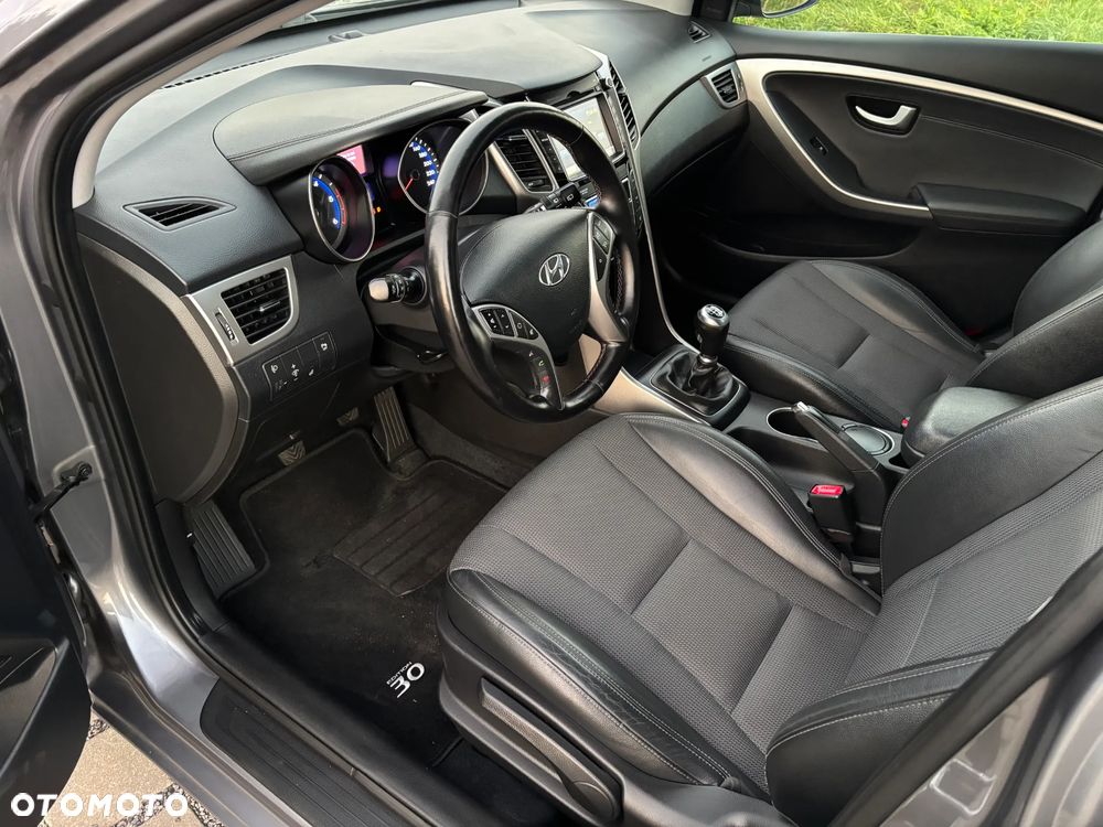 Hyundai i30 blue 1.6 CRDi Passion - 7