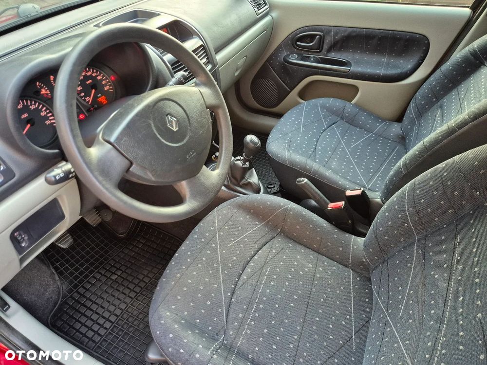 Renault Clio - 13