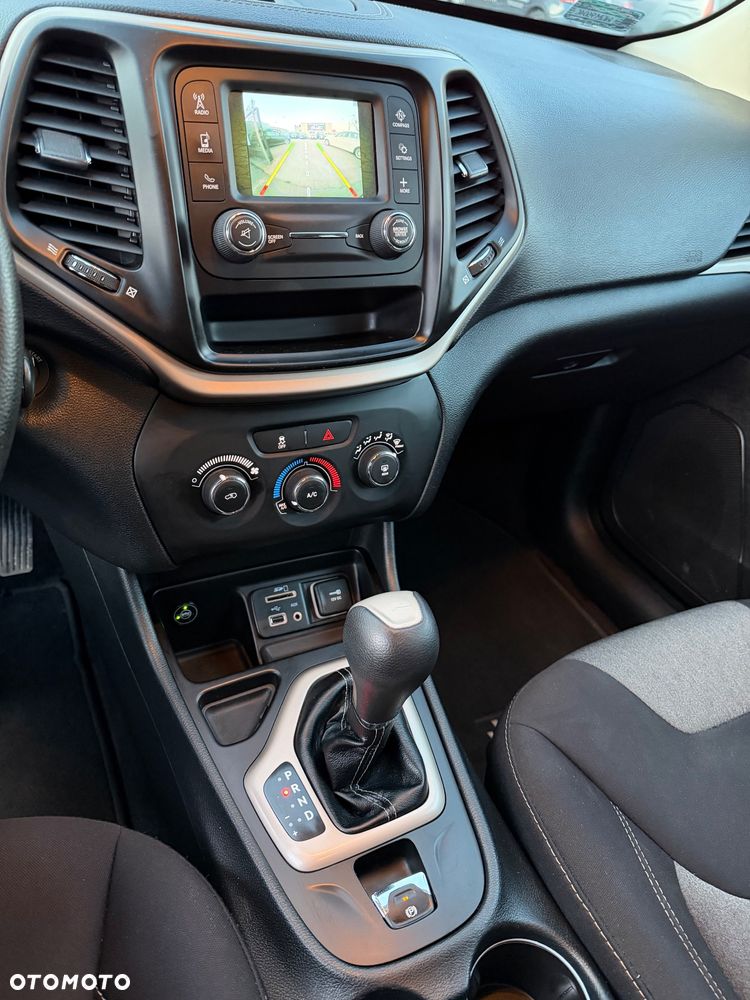 Jeep Cherokee - 15