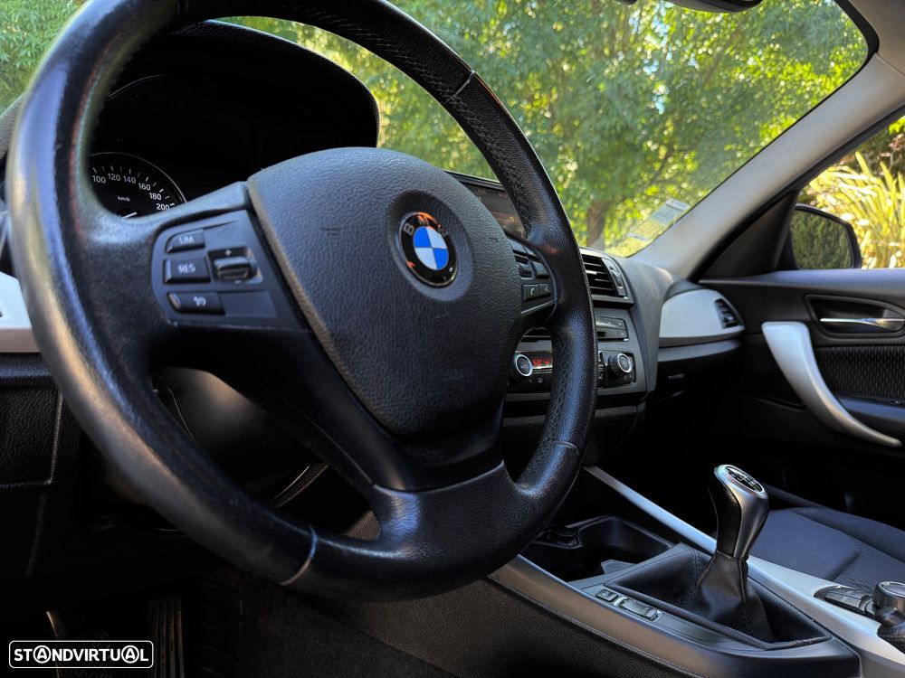 BMW 116 d EfficientDynamics — fotografia 5