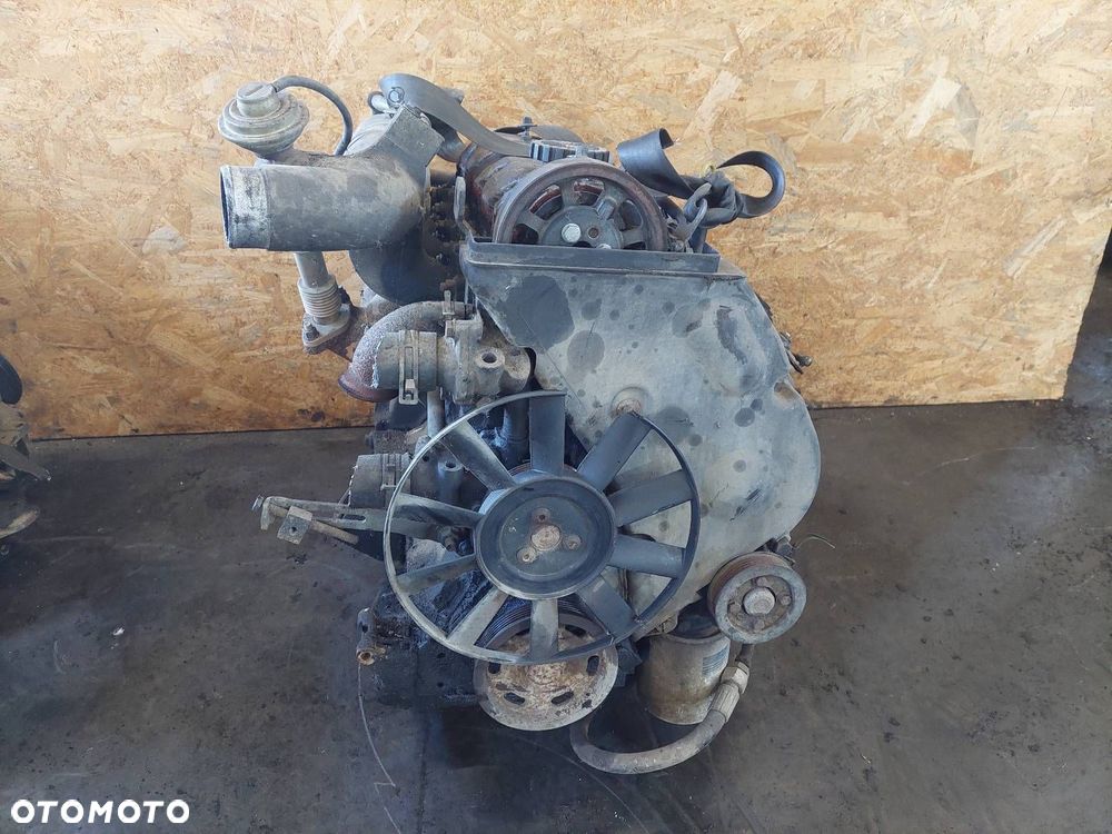 SILNIK DIESEL POMPA WTRYSKI RENAULT TRAFIC I 2.5 D 8140.67 0460404099 - 2