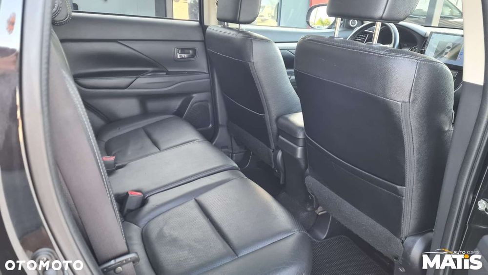 Mitsubishi Outlander - 8