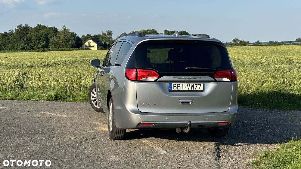 Chrysler Pacifica - 6