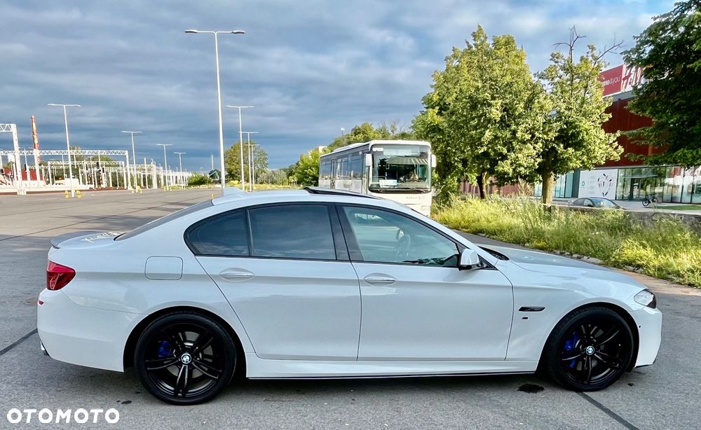 BMW Seria 5 550i xDrive Sport-Aut - 15