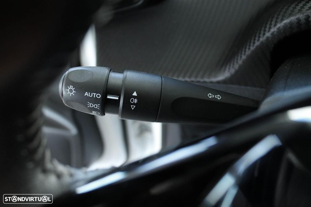 Peugeot 208 1.2 PureTech Active - 32