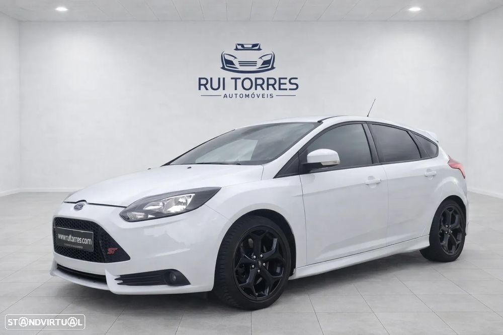 Ford Focus 2.0 EcoBoost ST c/ Pack Pele Desportiva - 2
