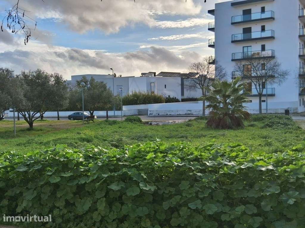 Lote de Terreno com Alvará de Loteamento Aprovado - Construção de 1... - Grande imagem: 3/4