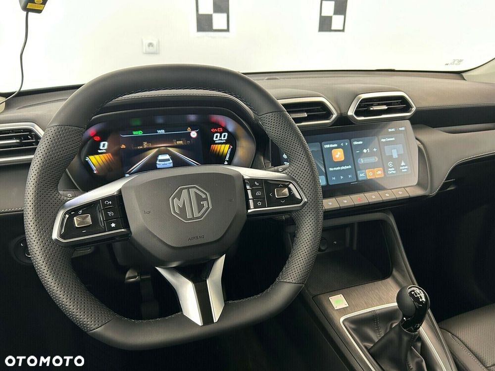 MG ZS - 13