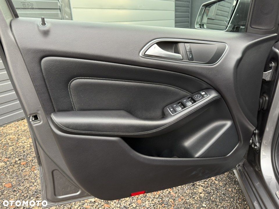 Mercedes-Benz Klasa B 180 (BlueEFFICIENCY) 7G-DCT - 20