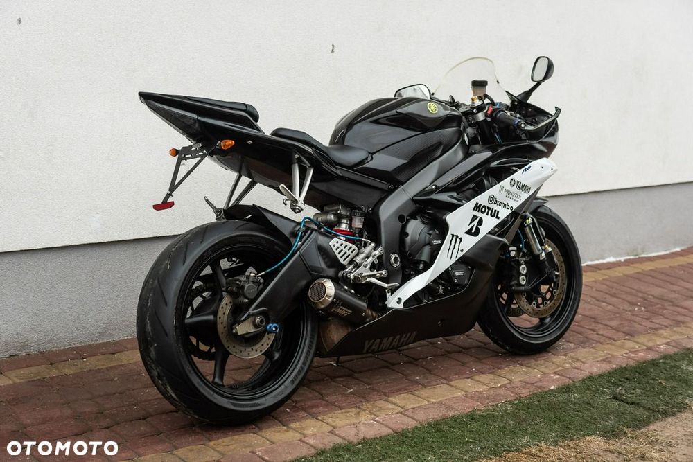 Yamaha R6 - 4