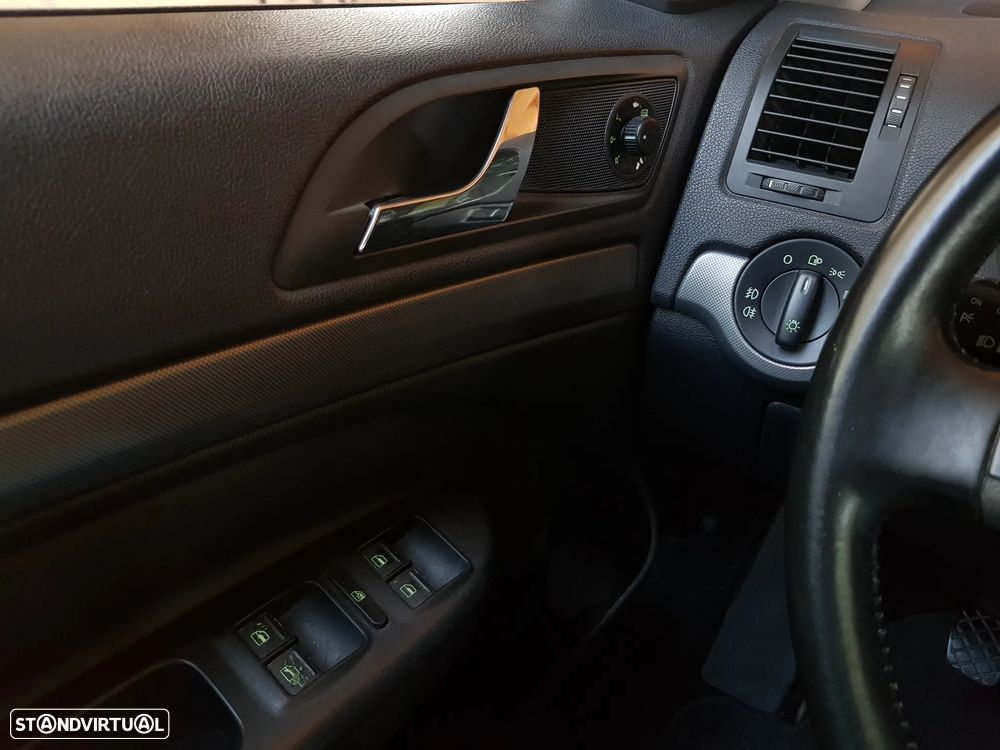 Skoda Octavia 1.6 Elegance - 44