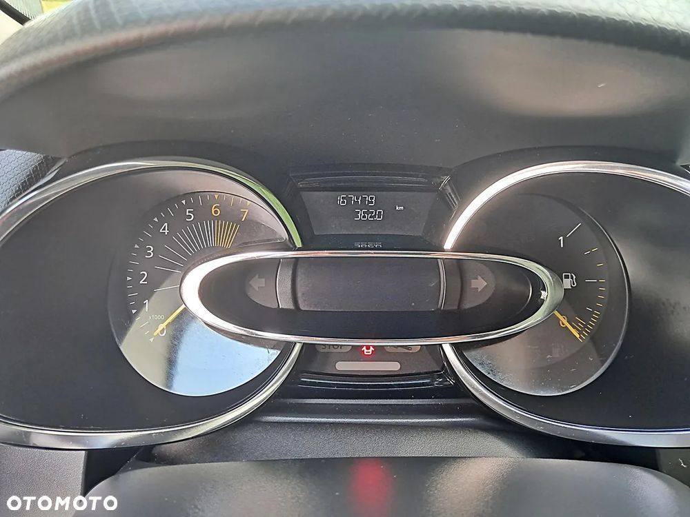 Renault Clio - 16