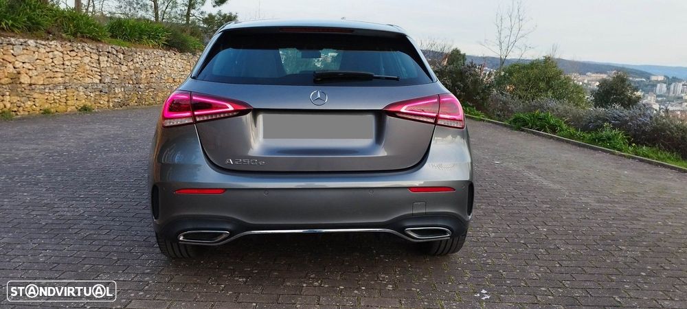 Mercedes-Benz A 250 e AMG Line - 11