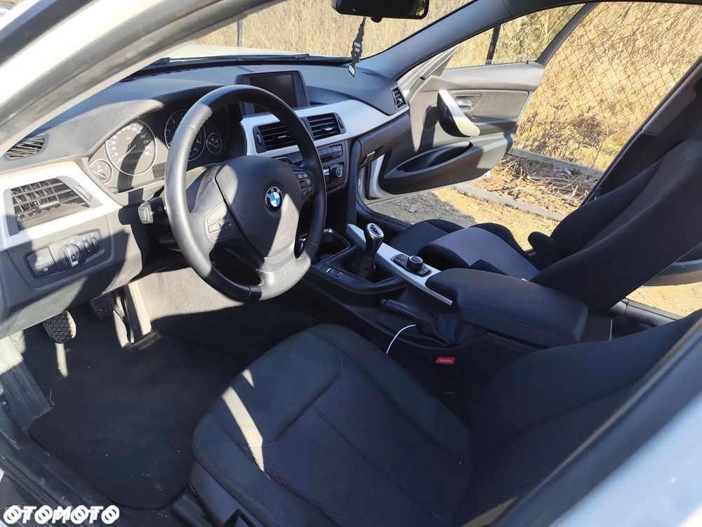 BMW Seria 3 320d - 4