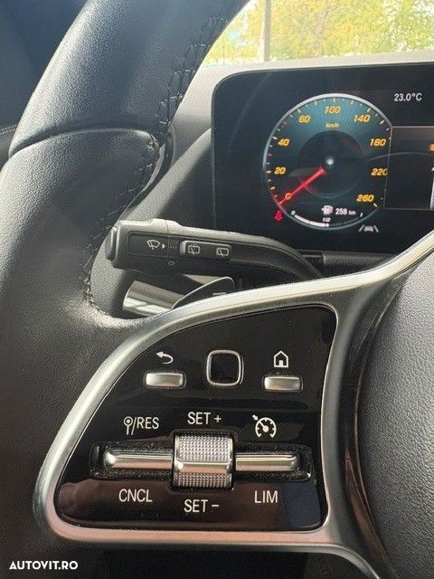 Mercedes-Benz GLA - 15