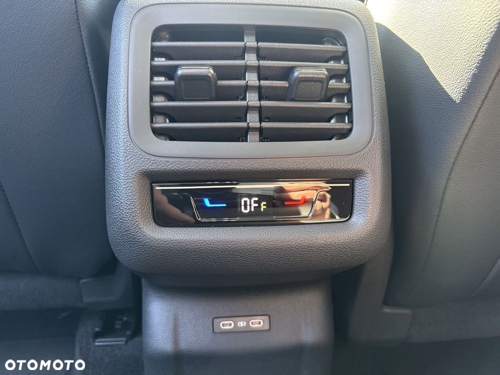 Volkswagen T-Roc - 19