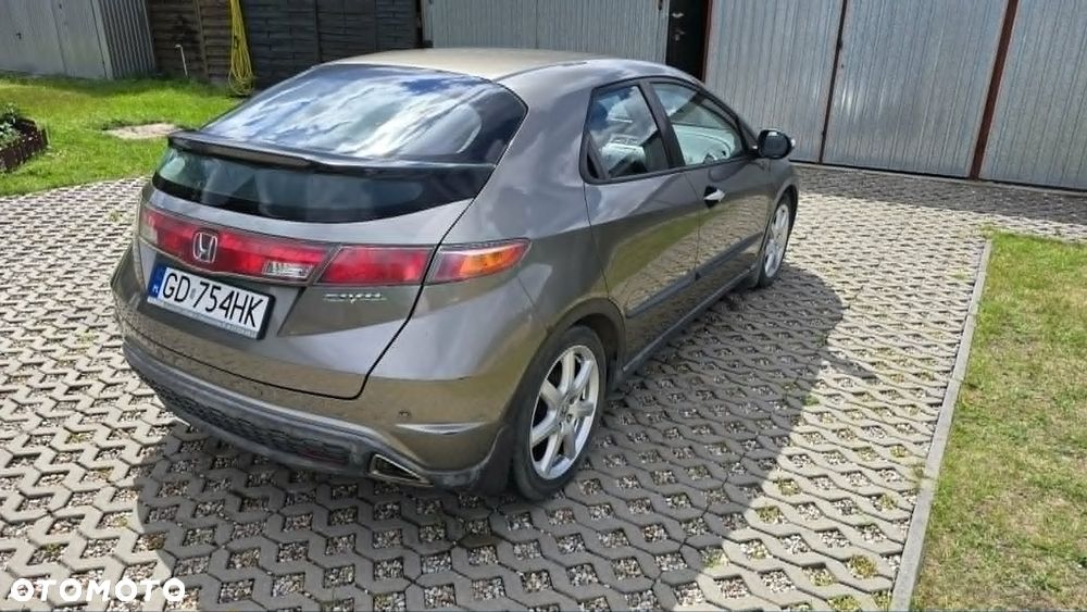 Honda Civic 1.8 Sport - 11