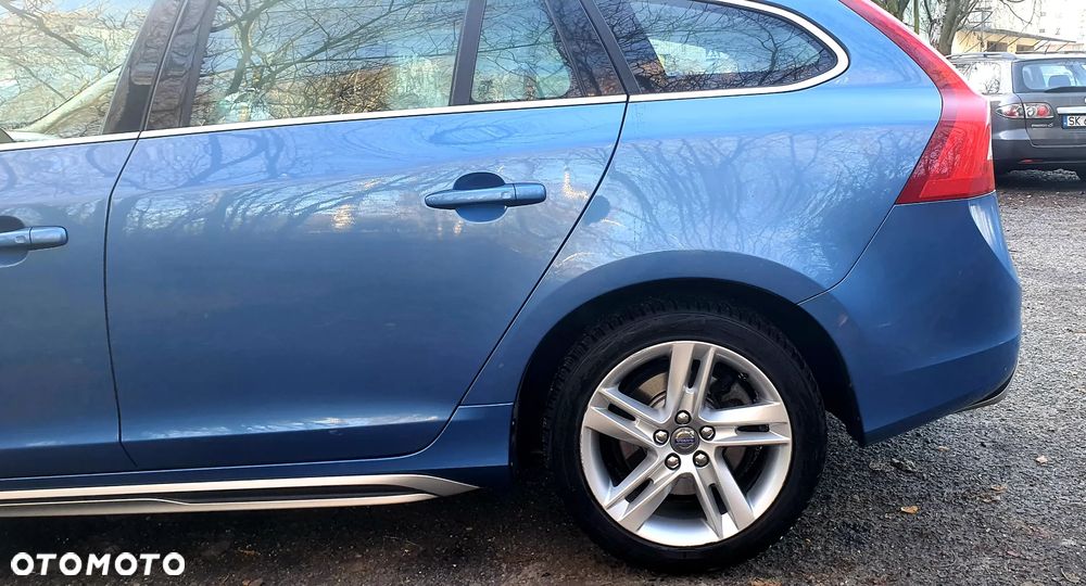 Volvo V60 D4 Geartronic Summum - 5