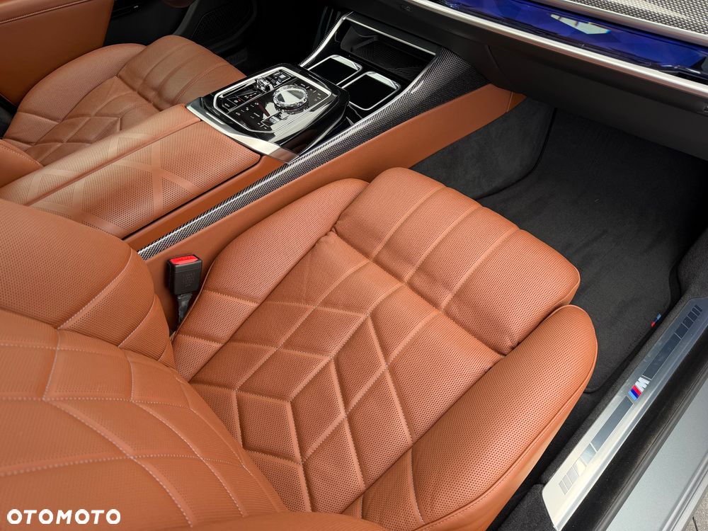 BMW Seria 7 M760e PHEV xDrive Individual Edition sport - 18