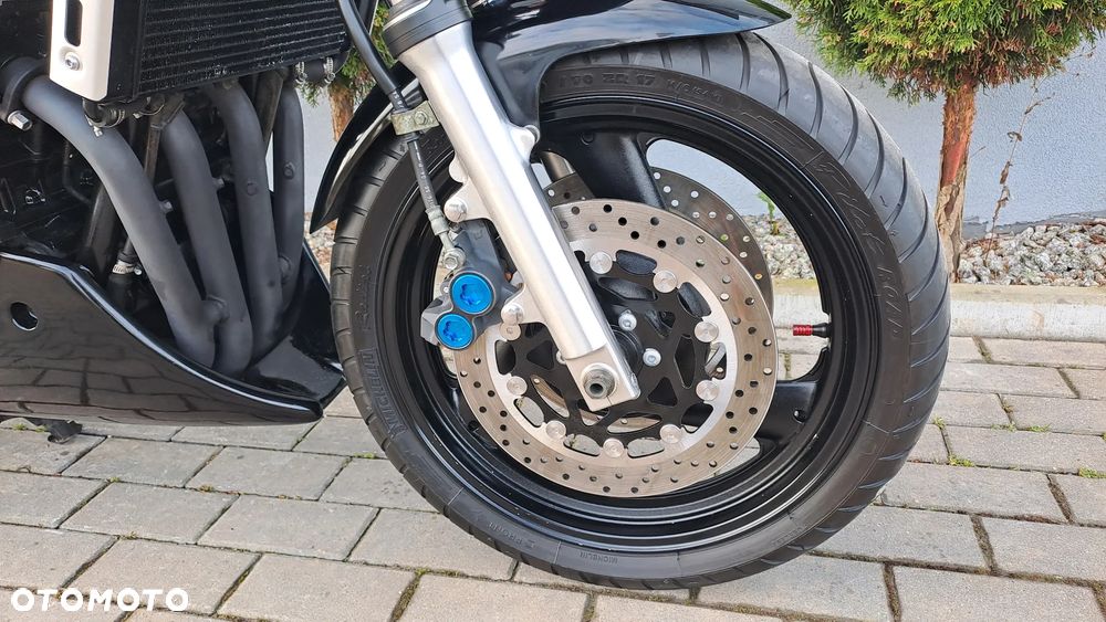 Yamaha FZS - 10