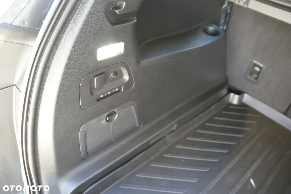 Ford S-Max - 17