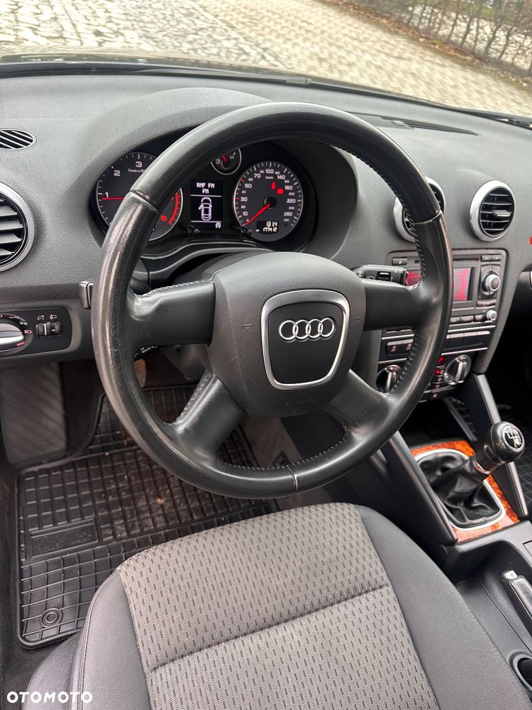 Audi A3 Sportback 2.0 TDI DPF quattro Ambiente - 12