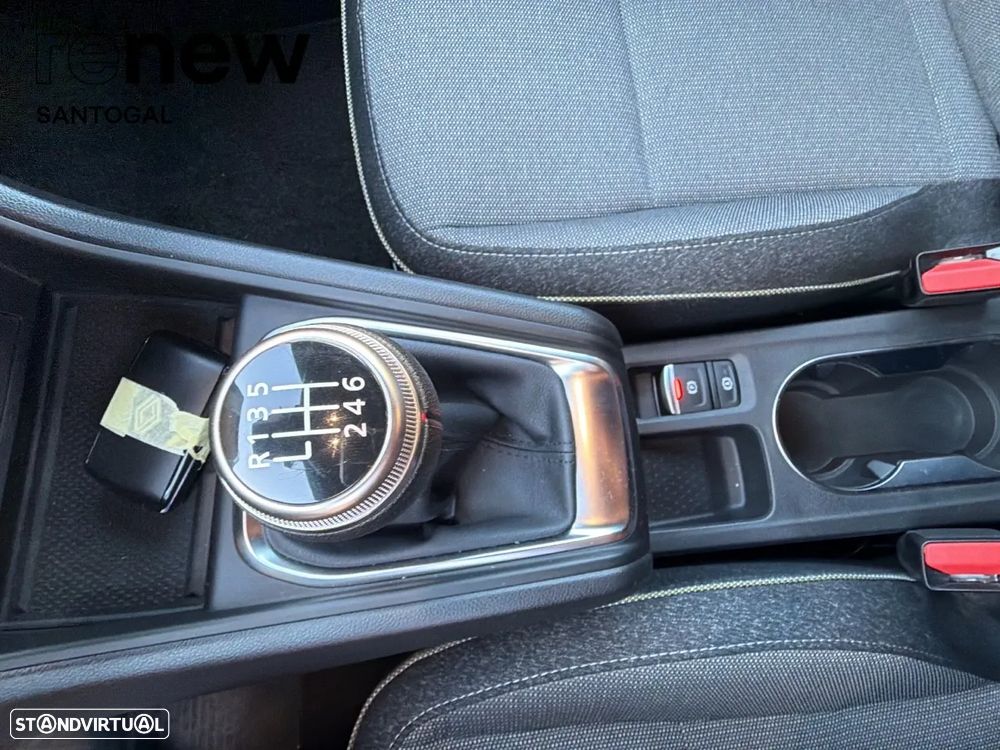 Renault Captur 1.0 TCe Techno Bi-Fuel - 17