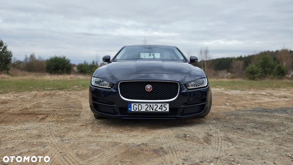 Jaguar XE 2.0 D Prestige - 3