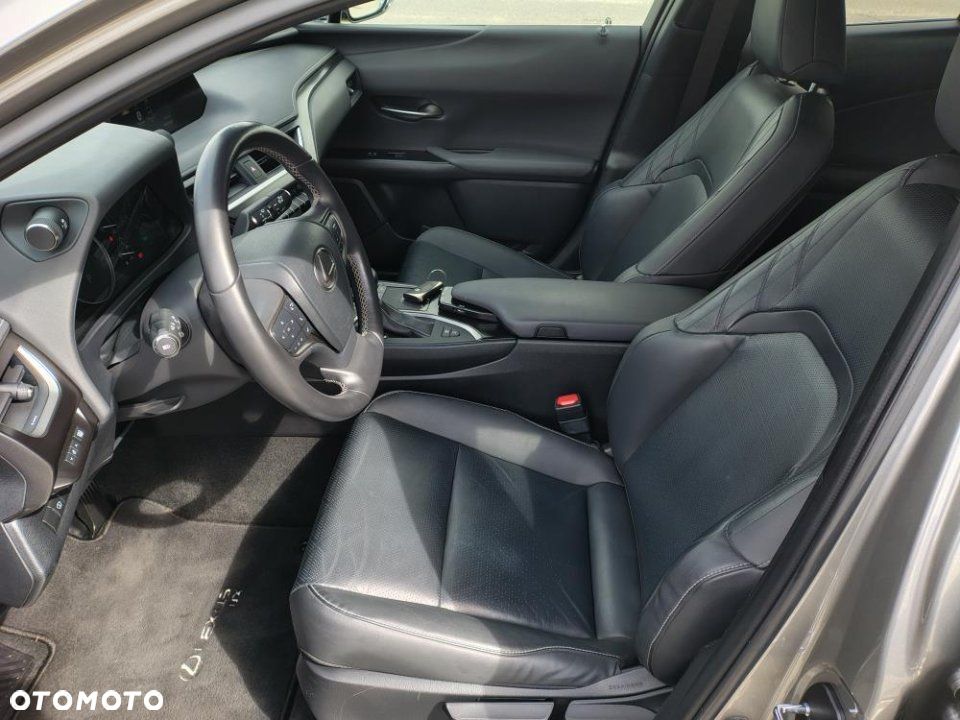 Lexus UX - 11