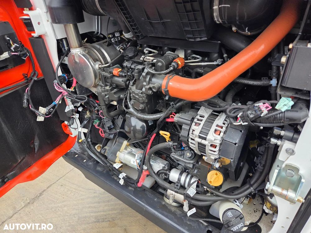 Bobcat PE SENILE, NOU, SUPER PROMOTIE 46900 EUR+Tva, furci, cupa multifuncitonala 4x1, ridica 717kg, masa operationala 3t, motor Bobcat 41kW, cabina inchisa, inst hidr suplimentara, posibilitate leasing 5 ani-PROMOTIE 46900 EUR+Tva - 22