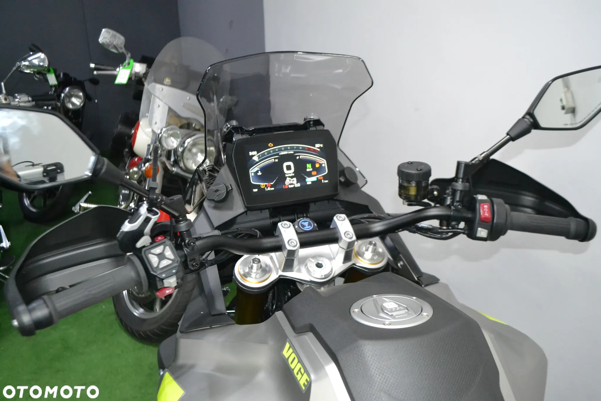VOGE 900DSX - 16