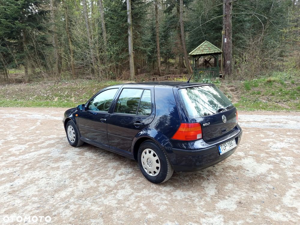 Volkswagen Golf 1.6 - 4