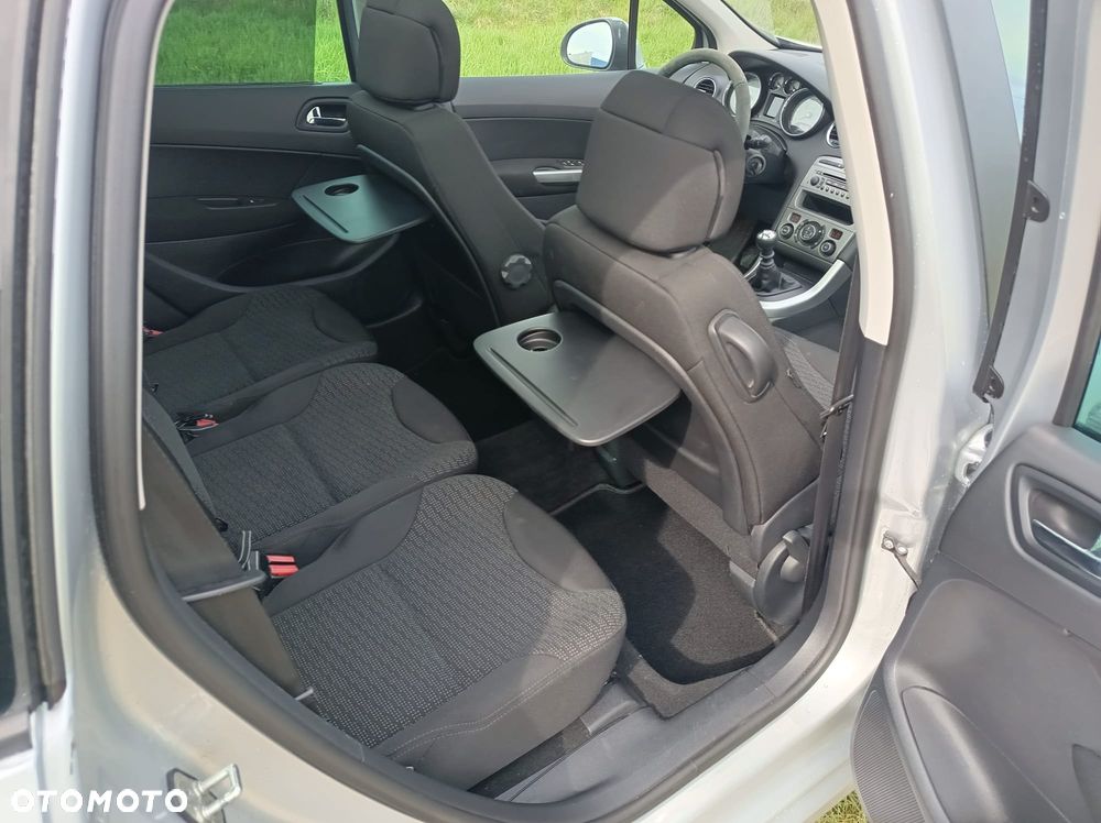 Peugeot 308 - 8
