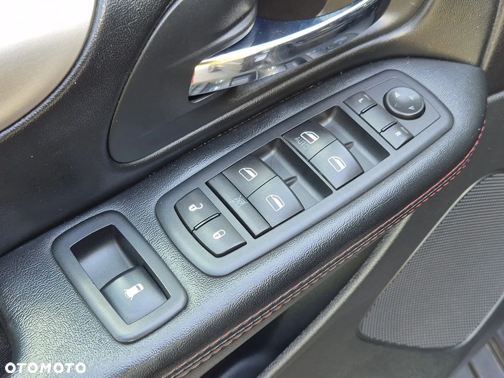 Dodge Grand Caravan - 9