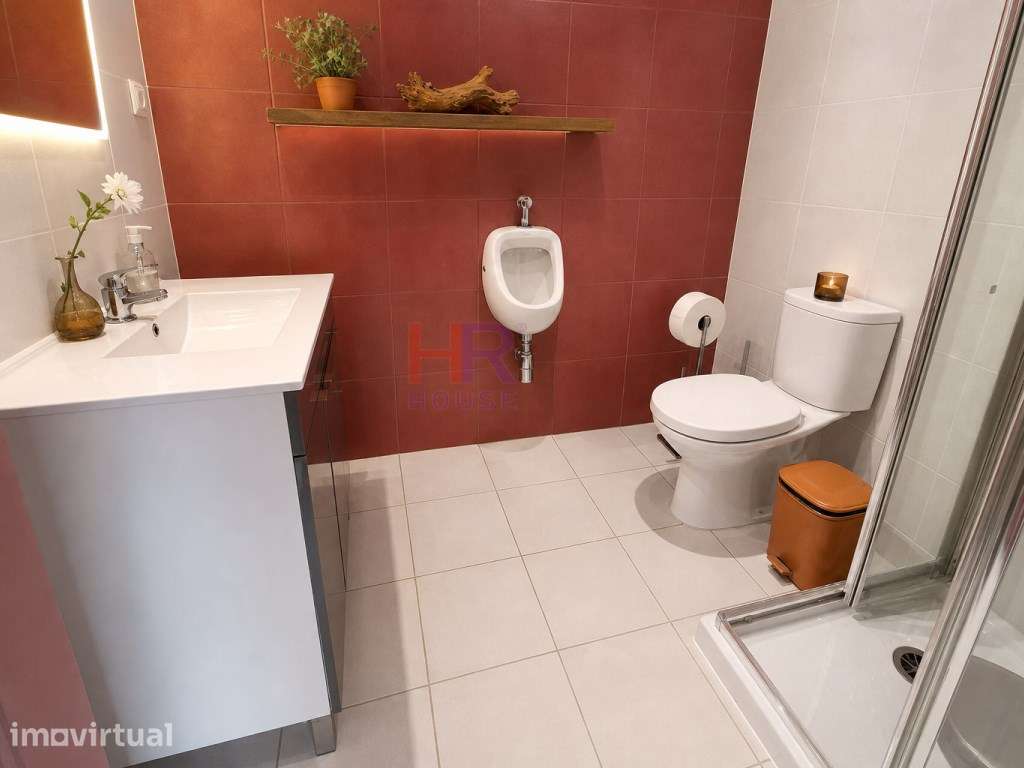 Espaço comercial de rés-do-chão com 2 lavabos e montra, localizado ... - Grande imagem: 4/18