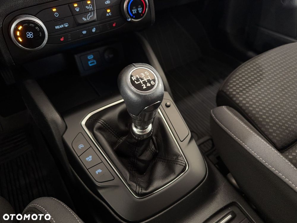 Ford Focus - 25