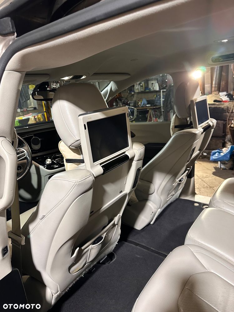 Chrysler Pacifica - 7