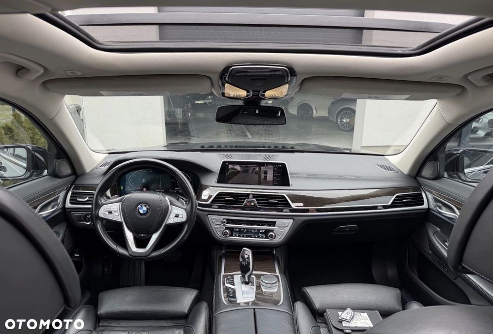 BMW Seria 7 740Li - 17