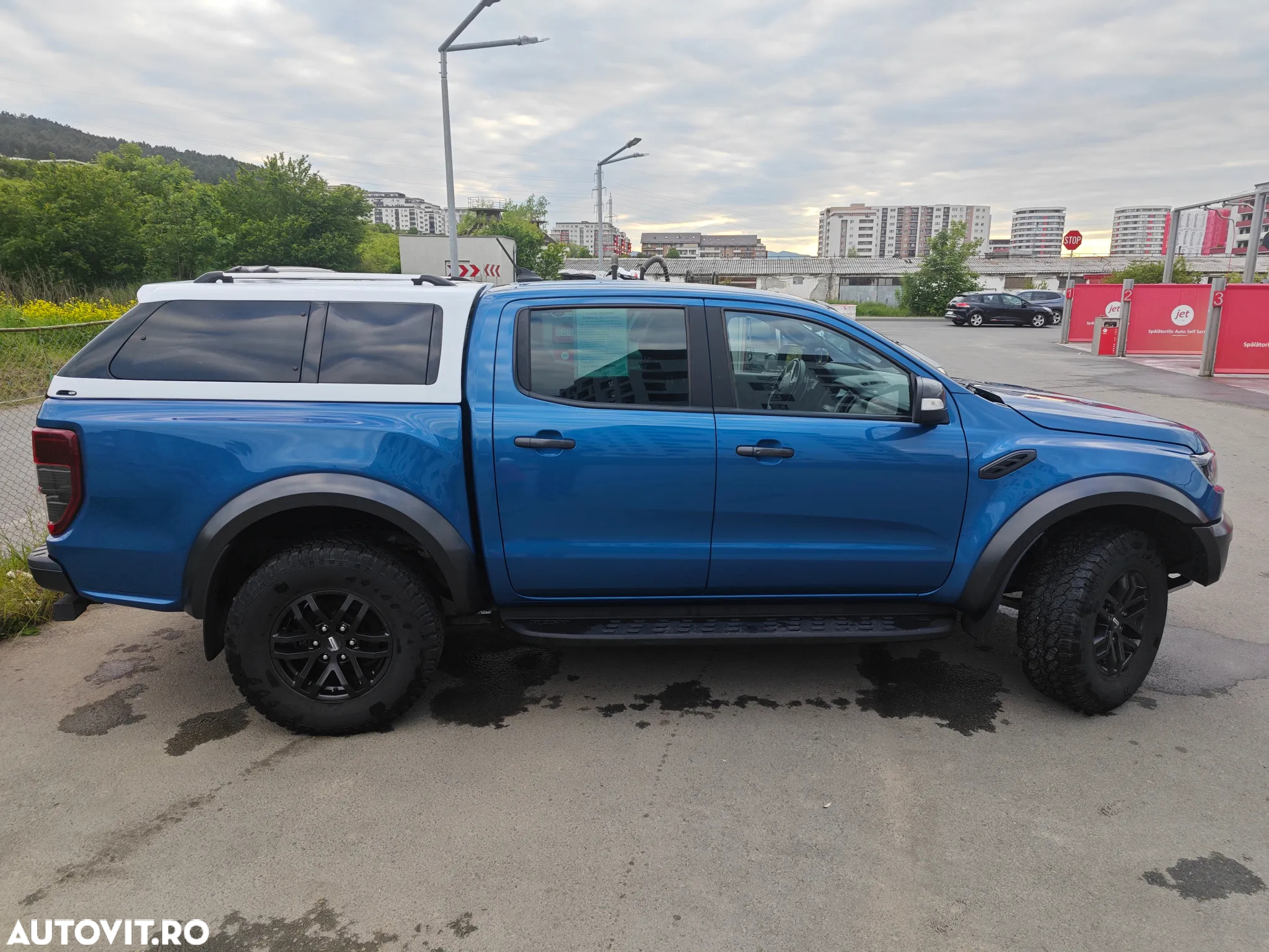 Ford Raptor - 12