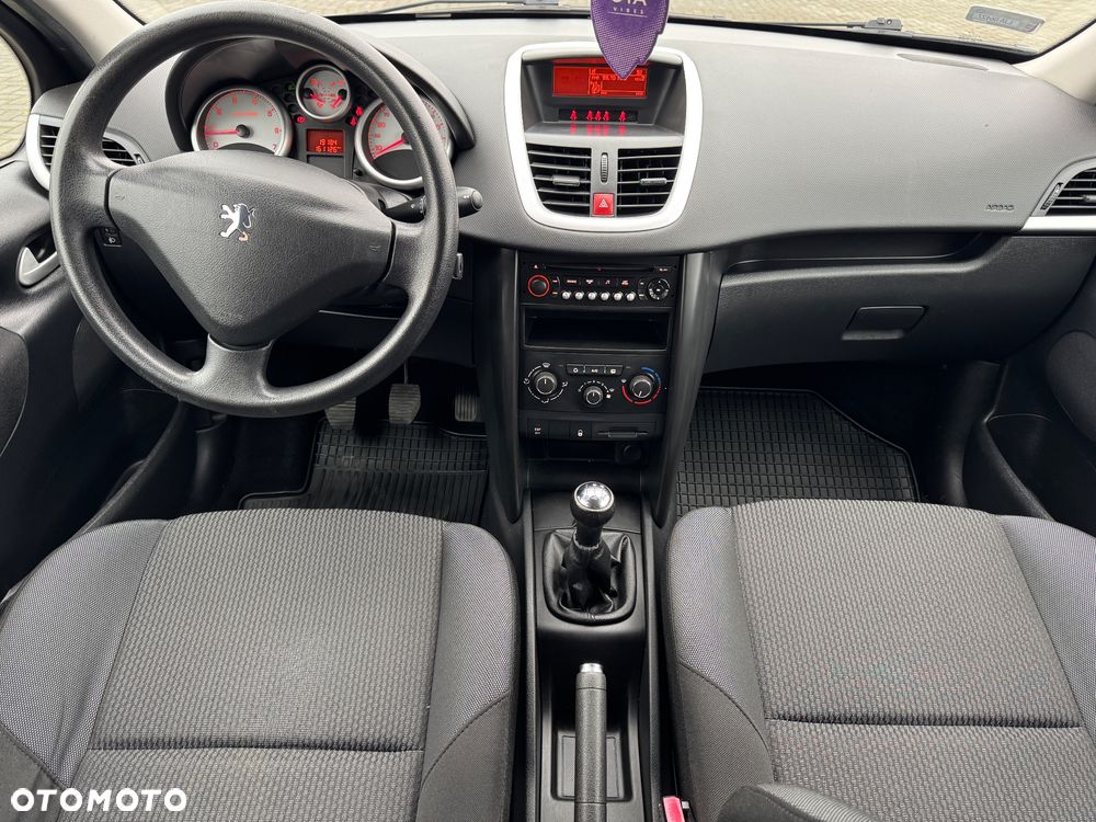 Peugeot 207 1.4 Trendy - 13