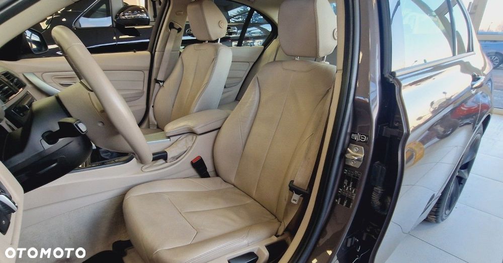 BMW Seria 3 328i Modern Line - 27
