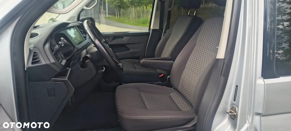 Volkswagen Multivan - 10